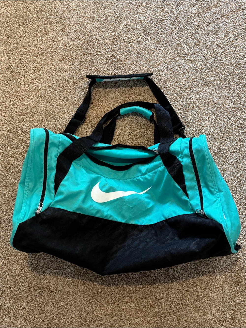 NIKE Teal and Black Duffle Bag White Swoosh Large Size School Sports Travel